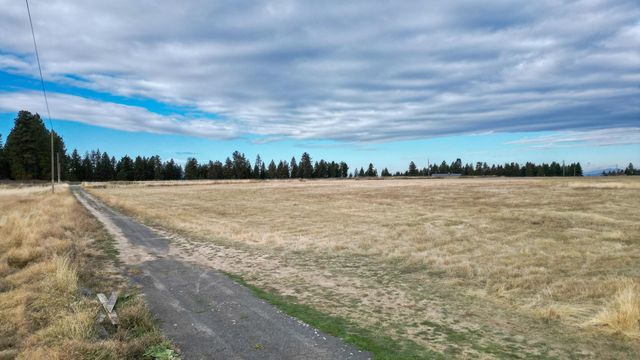 24810 N Orchard Bluff Rd, Chattaroy, WA 99003