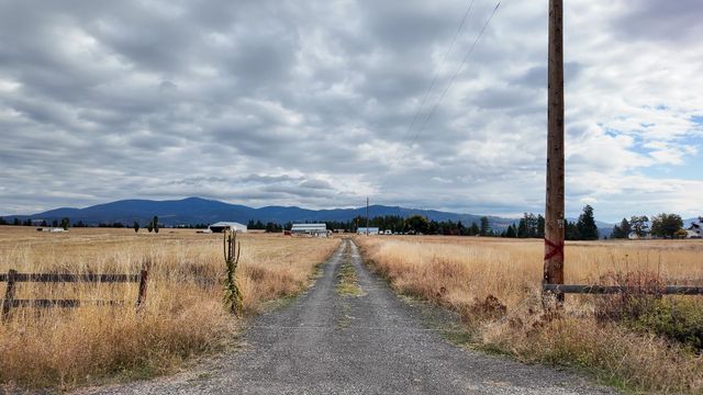 24810 N Orchard Bluff Rd, Chattaroy, WA 99003