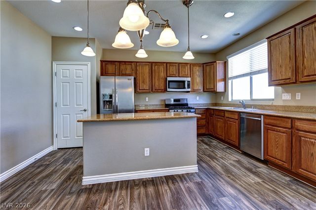 7226 Regent Pond Street, Las Vegas, NV 89166