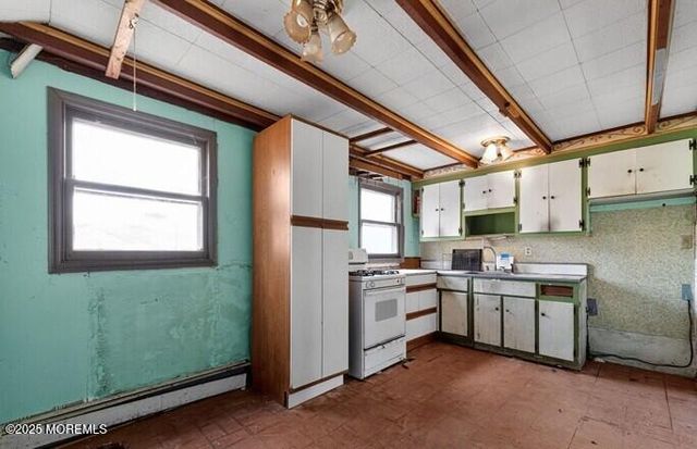 36 Oakland Drive, Jackson, NJ 08527