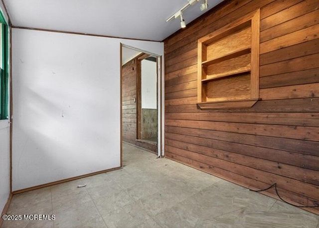 36 Oakland Drive, Jackson, NJ 08527