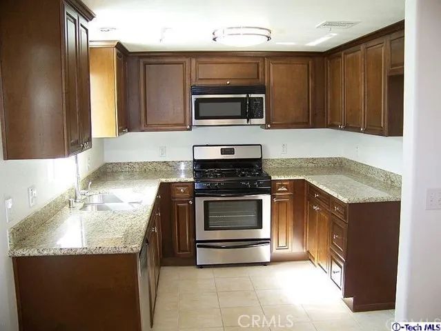 6615 Sepulveda 202, Van Nuys, CA 91411