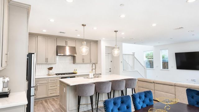 98 E Calder Dr, Mountain House, CA 95391