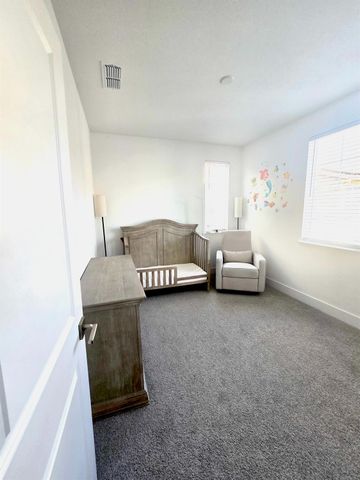 98 E Calder Dr, Mountain House, CA 95391