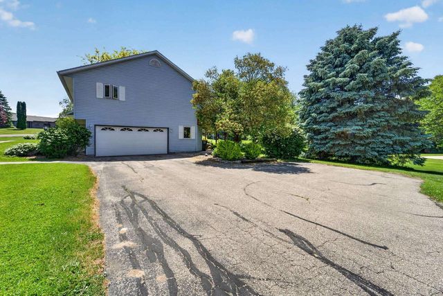 7129 Dorf View Court, Sauk City, WI 53583