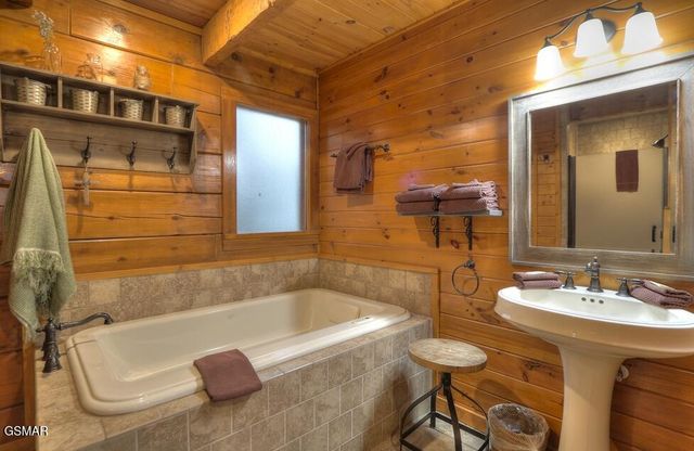 223 Oak Haven Way, Sevierville, TN 37876