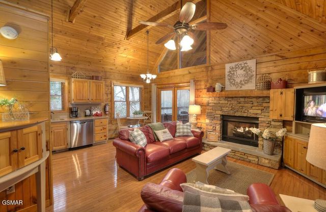 223 Oak Haven Way, Sevierville, TN 37876