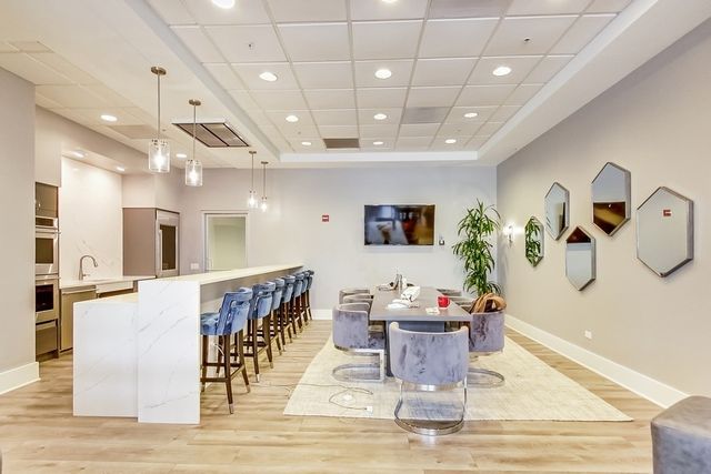 545 N Dearborn Street 2505, Chicago, IL 60654
