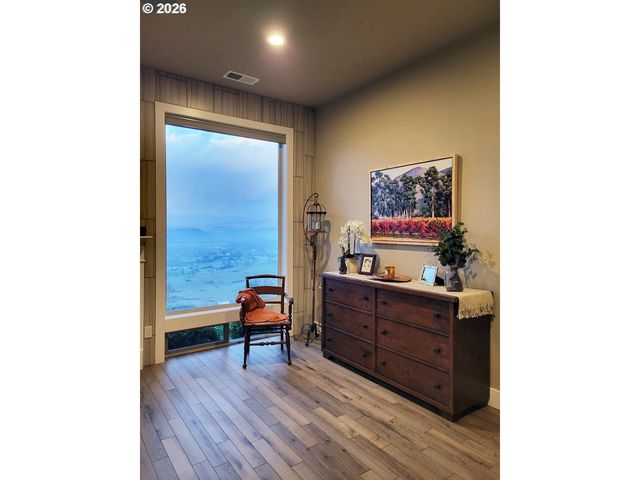 2960 Nw STACIE Ct, Roseburg, OR 97471