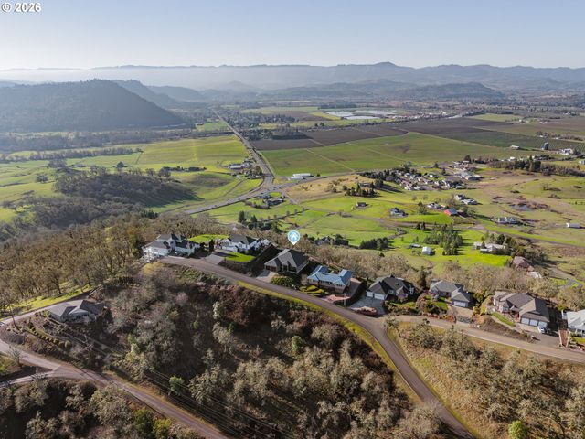 2960 Nw STACIE Ct, Roseburg, OR 97471