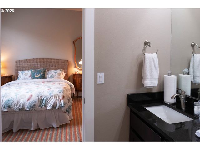 2960 Nw STACIE Ct, Roseburg, OR 97471