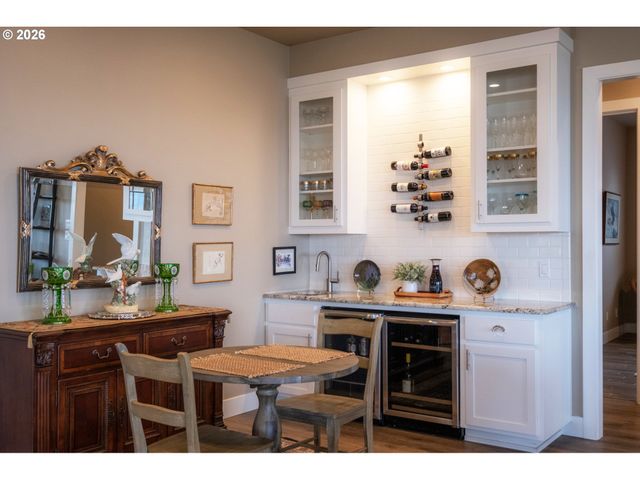 2960 Nw STACIE Ct, Roseburg, OR 97471