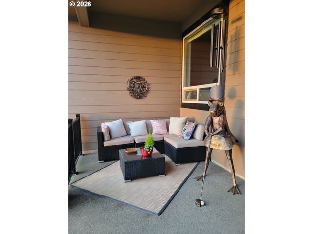 2960 Nw STACIE Ct, Roseburg, OR 97471