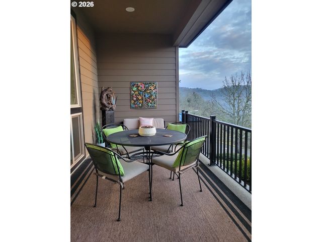 2960 Nw STACIE Ct, Roseburg, OR 97471