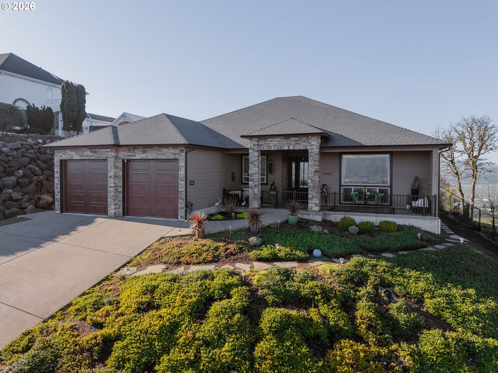 2960 Nw STACIE Ct, Roseburg, OR 97471