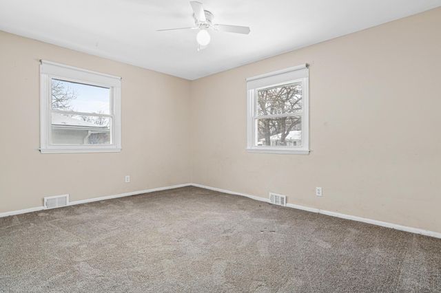 5332 52nd Avenue N, Crystal, MN 55429