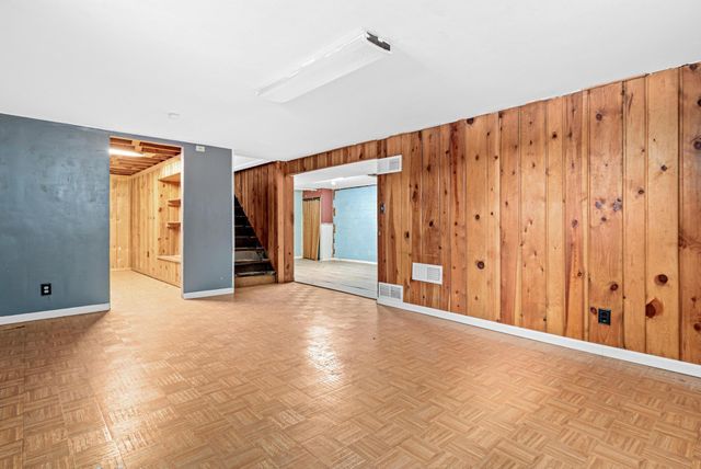 5332 52nd Avenue N, Crystal, MN 55429