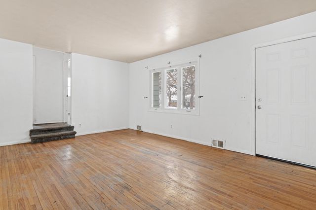 5332 52nd Avenue N, Crystal, MN 55429