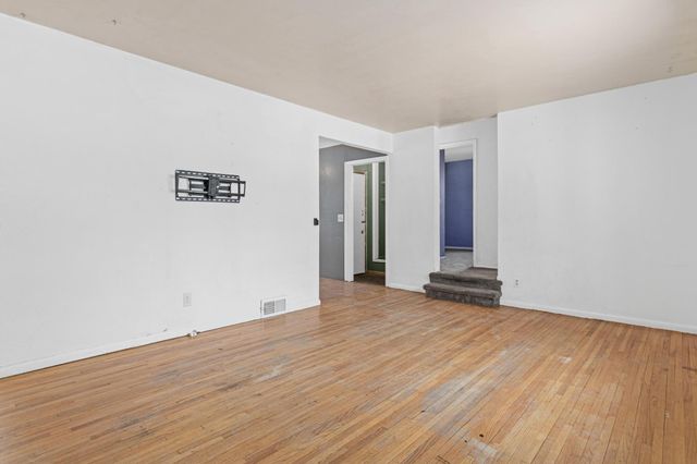 5332 52nd Avenue N, Crystal, MN 55429