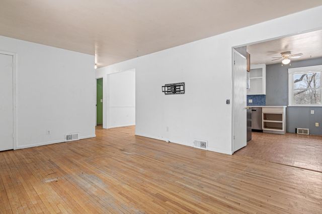 5332 52nd Avenue N, Crystal, MN 55429