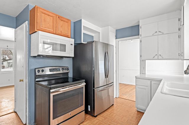 5332 52nd Avenue N, Crystal, MN 55429