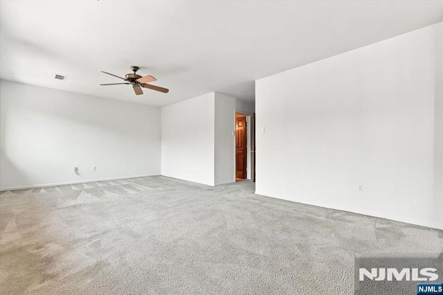 173 Winchester Court 173E, Twp Of Washington, NJ 07676