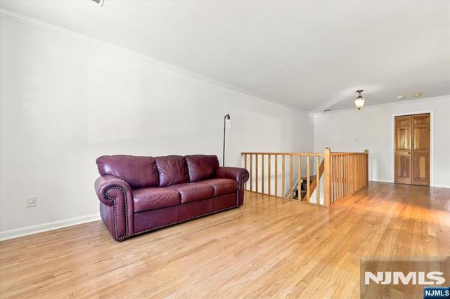 173 Winchester Court 173E, Twp Of Washington, NJ 07676