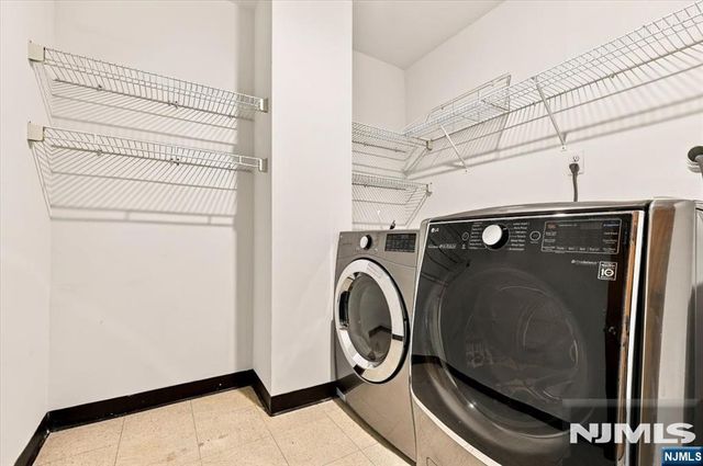 173 Winchester Court 173E, Twp Of Washington, NJ 07676