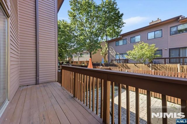 173 Winchester Court 173E, Twp Of Washington, NJ 07676