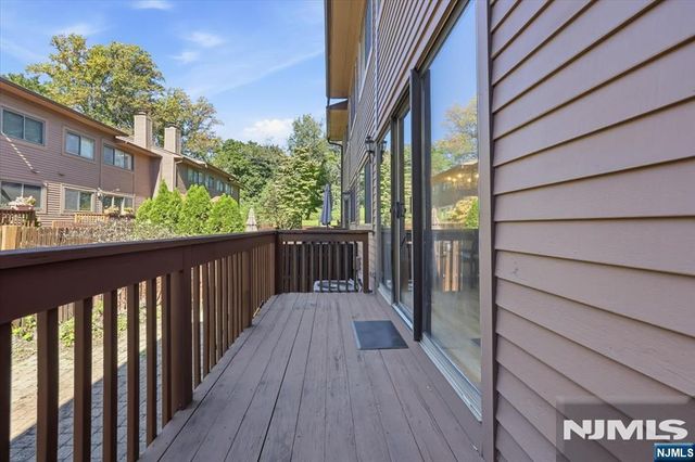 173 Winchester Court 173E, Twp Of Washington, NJ 07676