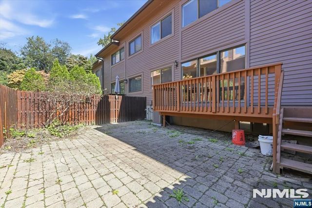 173 Winchester Court 173E, Twp Of Washington, NJ 07676