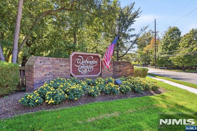 173 Winchester Court 173E, Twp Of Washington, NJ 07676