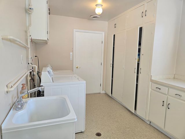 305 Furlong Street, Fenton, MI 48430