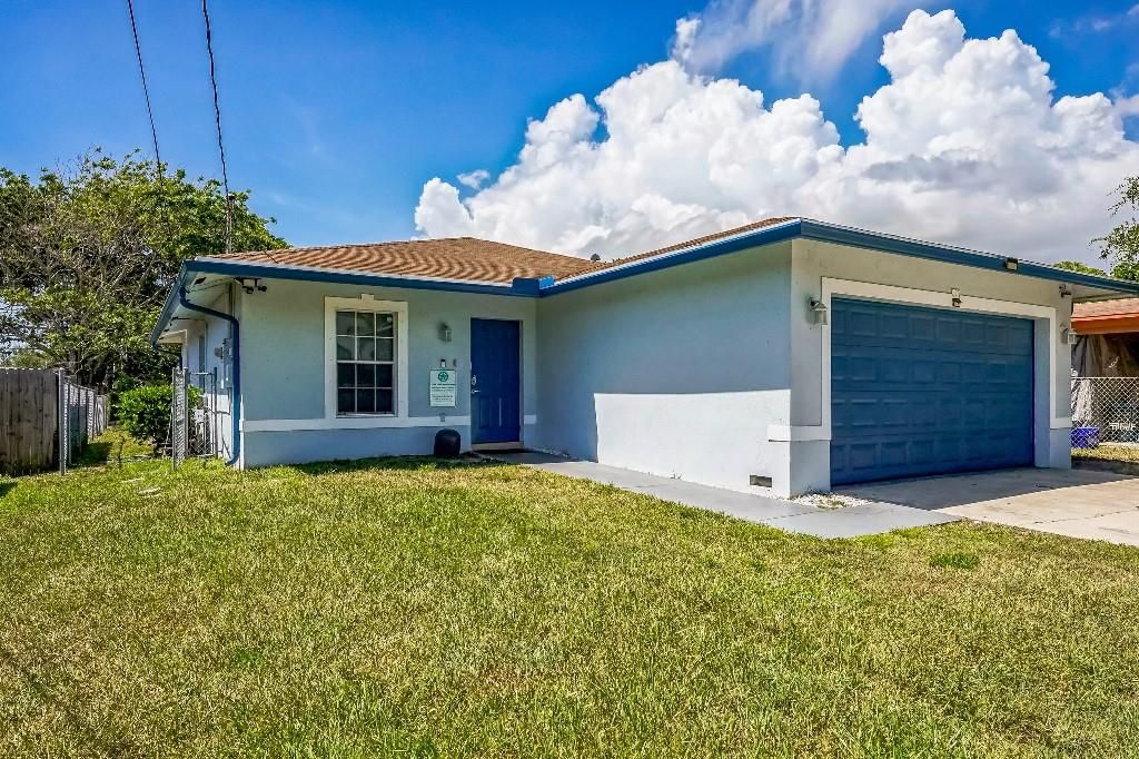 210 SW 3rd Ct, Deerfield Beach, FL 33441