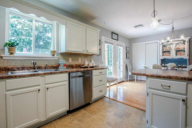 903 W 52nd Street, North Little Rock, AR 72118