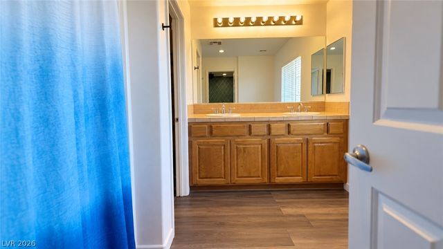 7466 Mariposa Grove Street, Las Vegas, NV 89139