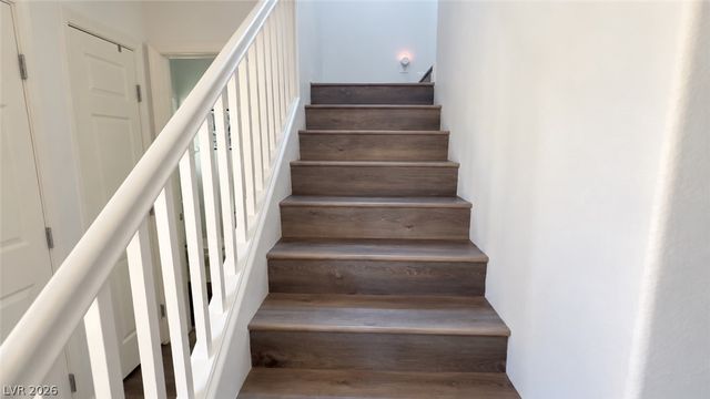 7466 Mariposa Grove Street, Las Vegas, NV 89139
