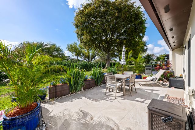 16000 Laurel Oak Circle, Delray Beach, FL 33484