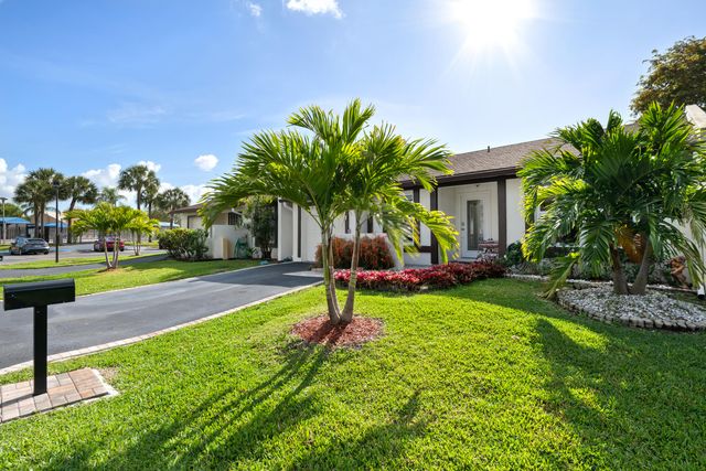 16000 Laurel Oak Circle, Delray Beach, FL 33484
