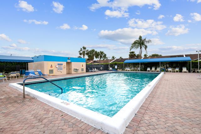 16000 Laurel Oak Circle, Delray Beach, FL 33484