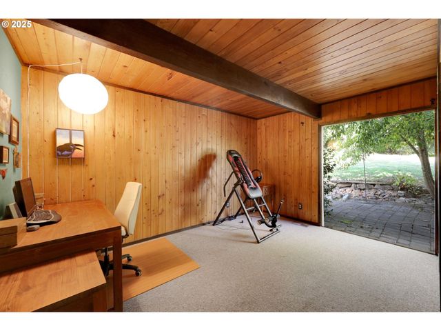 34795 ROW RIVER Rd, Cottage Grove, OR 97424