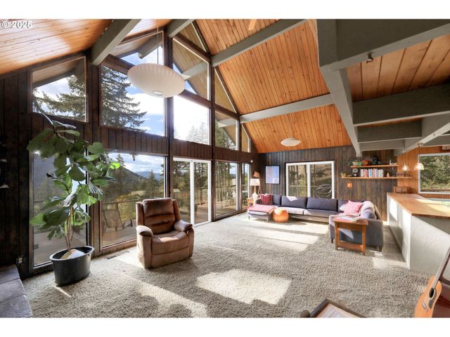 34795 ROW RIVER Rd, Cottage Grove, OR 97424