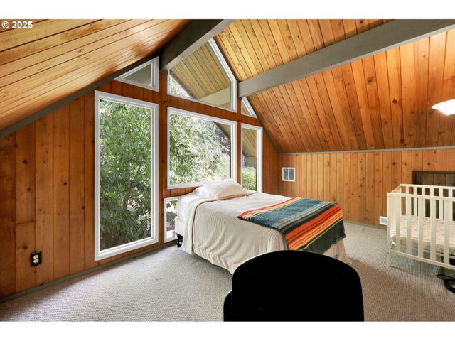 34795 ROW RIVER Rd, Cottage Grove, OR 97424