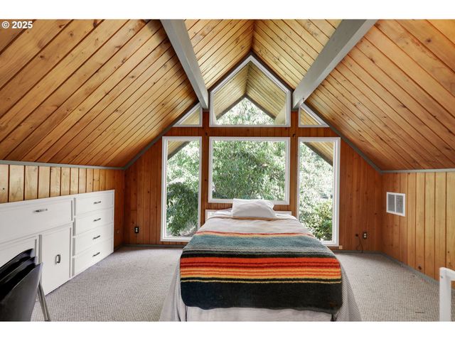 34795 ROW RIVER Rd, Cottage Grove, OR 97424