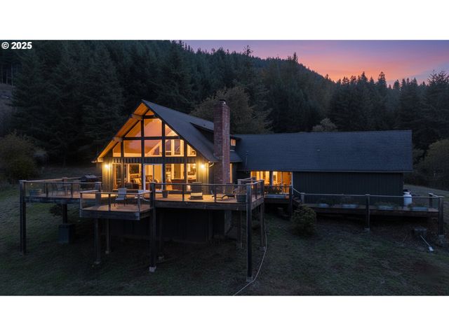 34795 ROW RIVER Rd, Cottage Grove, OR 97424