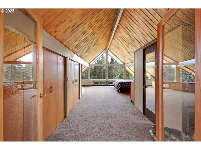 34795 ROW RIVER Rd, Cottage Grove, OR 97424