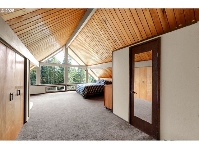 34795 ROW RIVER Rd, Cottage Grove, OR 97424