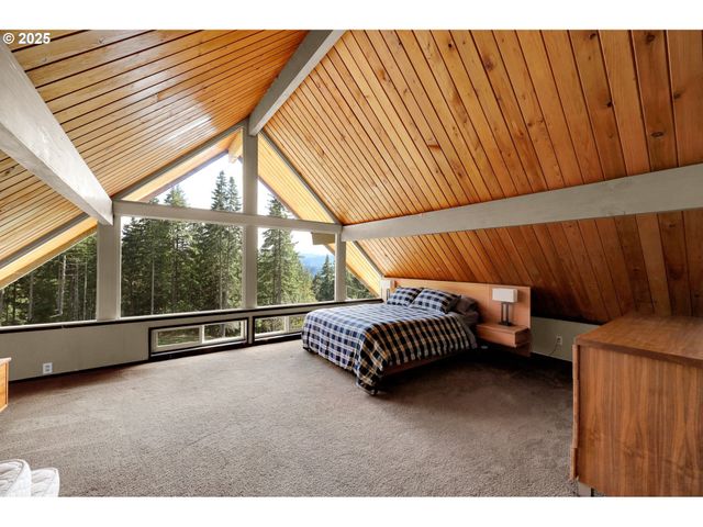 34795 ROW RIVER Rd, Cottage Grove, OR 97424