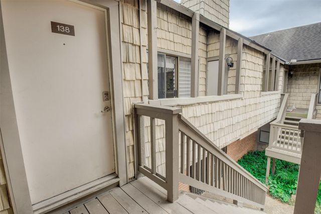 2829 Timmons Lane 138, Houston, TX 77027