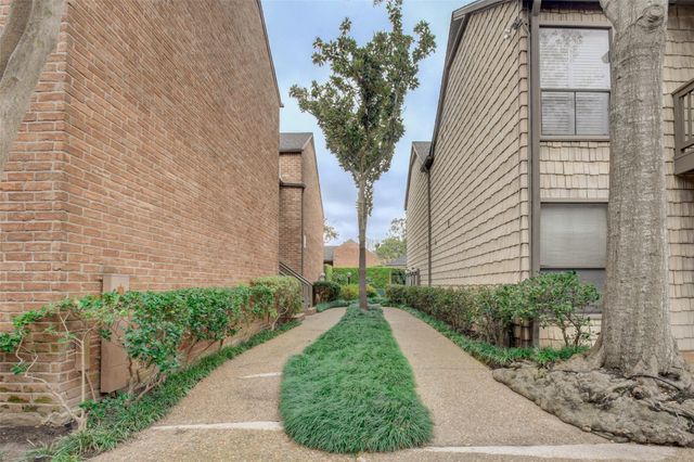 2829 Timmons Lane 138, Houston, TX 77027